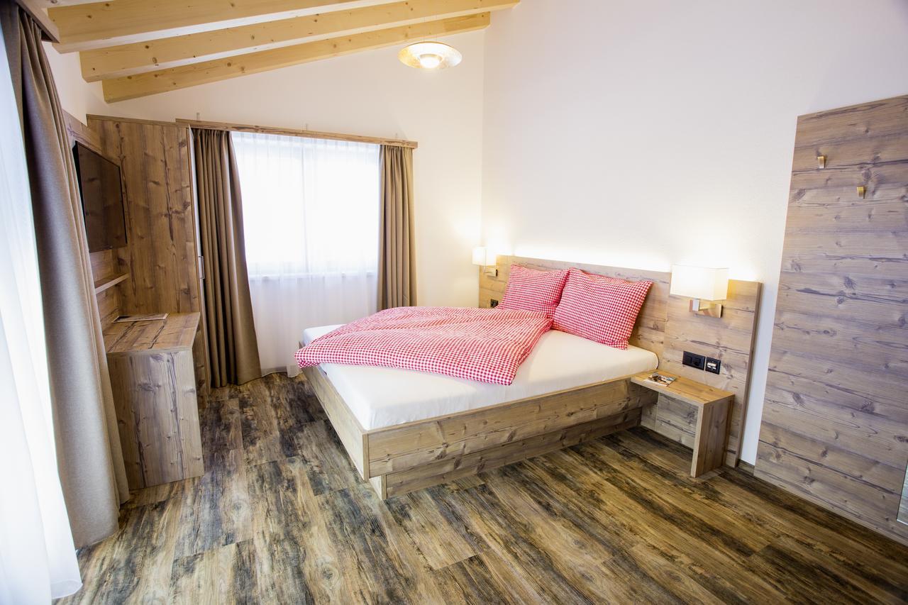 Piz Ot Hotel ซัมเนาน์ ภายนอก รูปภาพ